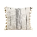 Cojín 45x45cm pompones bordes beige